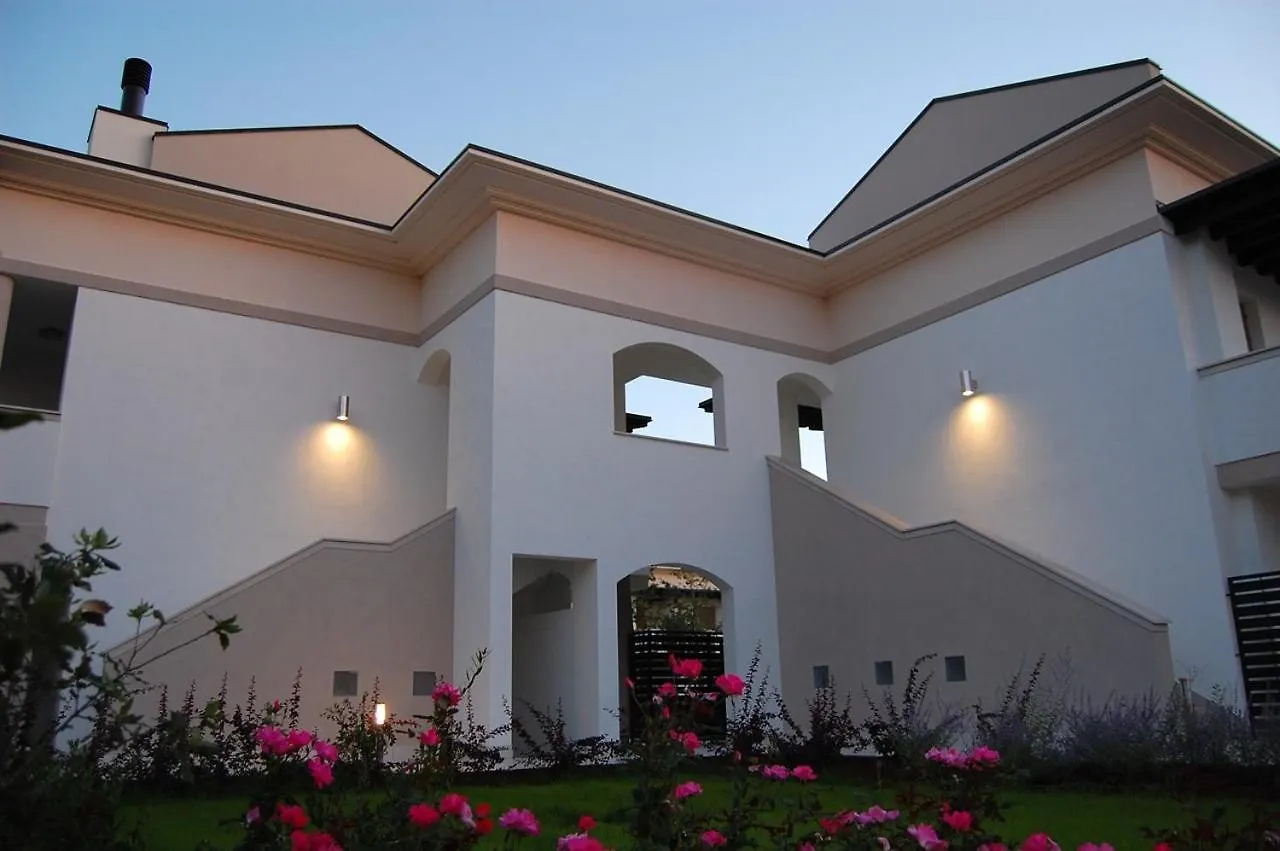 Relaxing Apartment In A Village With Swimming Pool بيبيوني